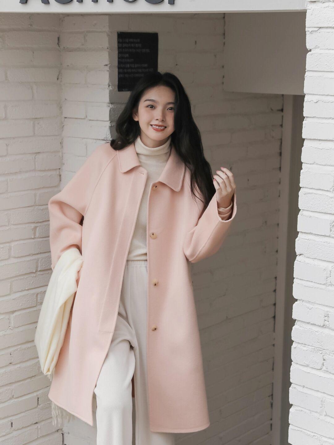 减龄感 女人一定要穿的有品味,4个神仙色大衣分享给你,可以照着搭