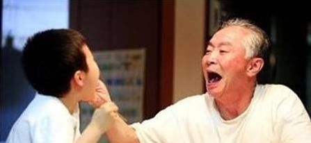 老人这些“假带娃”行为，对孩子危害很大，年轻父母赶紧阻止