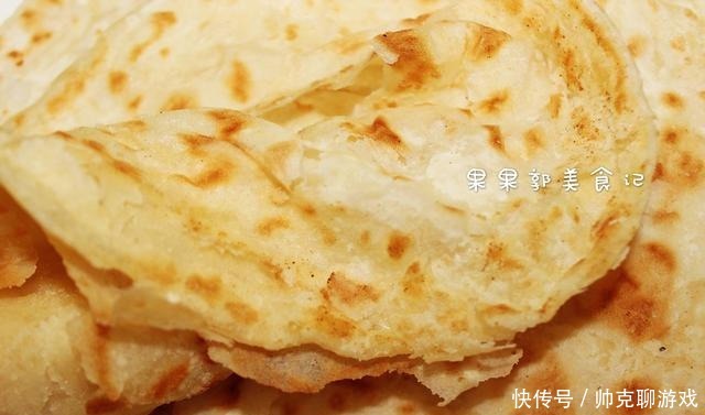 烙饼时,有人烫面,有人抹油,其实都不对,大厨教你正确做法