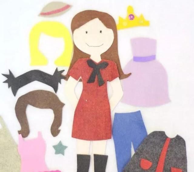 自制玩具熟练的妈妈用碎布给女儿做豪华的换装娃娃