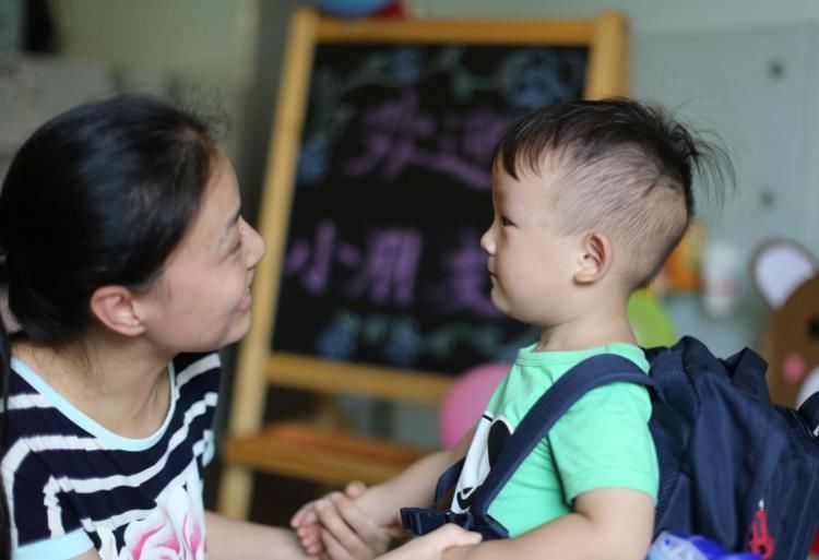 幼儿园|妈妈给儿子买了一条新裤子,穿到幼儿园后,却引来了同学们的嘲笑