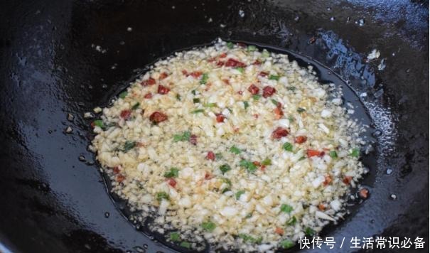 海鲜|半斤鲜虾,半斤花蛤,1把金针菇,烤出“海鲜大咖”,吃得超过瘾