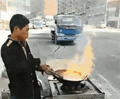 |搞笑GIF:本以为是郎才女貌 怎料想是狼心狗肺