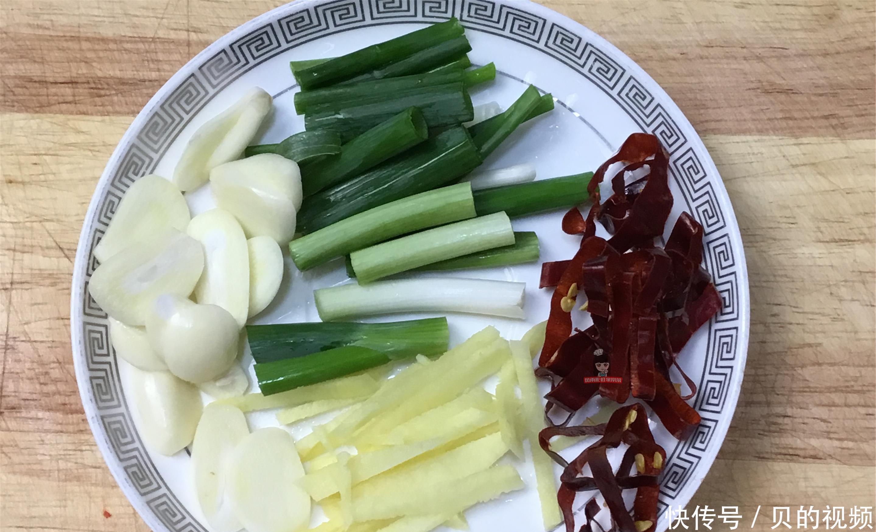  好吃|猪皮的做法太好吃了，口感爽滑，美味香辣，好吃又解馋