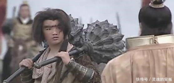 男子带铁锤去鉴宝, 自称是李元霸使用过的, 专家 你确定没上当!