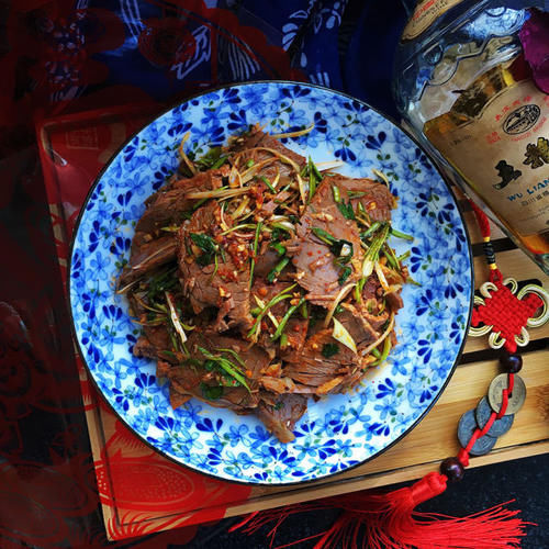 红油拌驴肉，家宴款待必备款，下酒神器