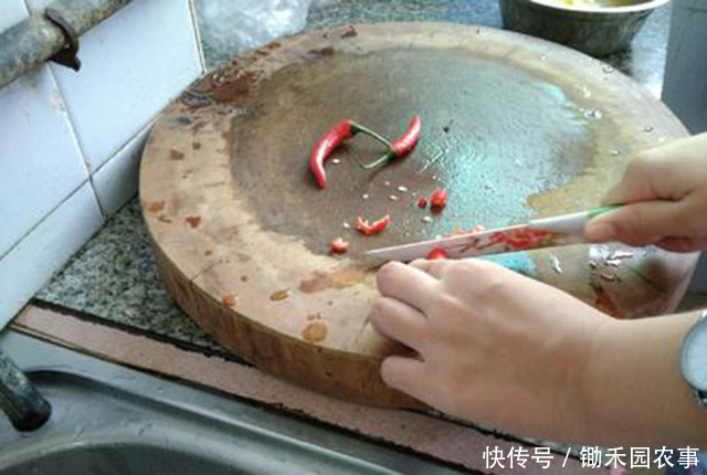 快速|手切辣椒,反被辣椒辣到了,如何才能快速止辣?