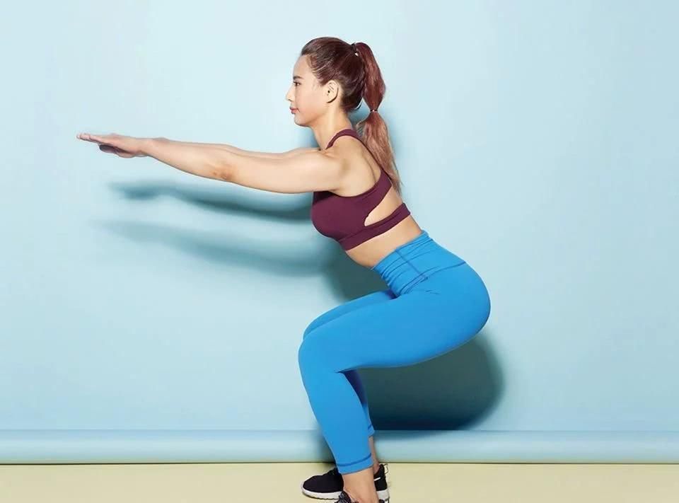 好处|深蹲是健身动作之王?每天100个深蹲,身体会收获5种好处