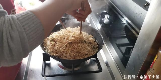 有名|童年记忆中,这是北方民间有名的美食,去了饭店却吃不上,没卖的