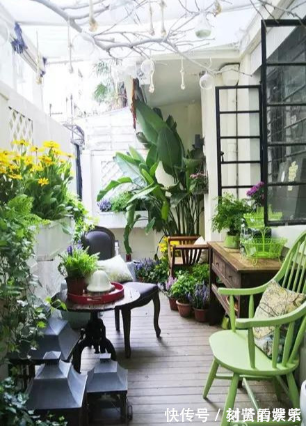 这才是我想要的阳台!种满花,有一个小憩的地方