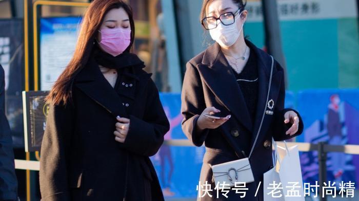 OL 街拍:西装短裙高跟鞋,OL美女有感觉!