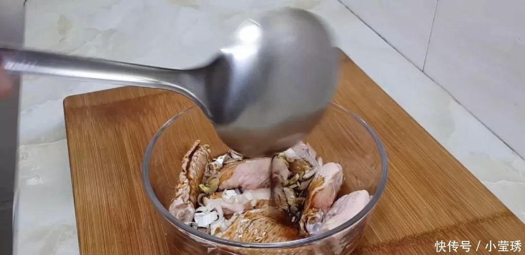 10个鸡翅, 1瓶可乐, 教你在家自制可乐鸡翅, 好吃到满嘴都是油