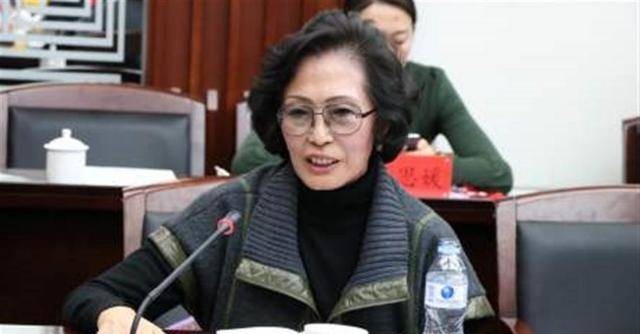 低调|贺龙一生为国鞠躬尽瘁，后代子女现状如何？生活非常低调