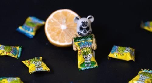 糖果|网评“酸到脸抽搐”的4种糖果,能全吃完的,定是吃货中的战斗机