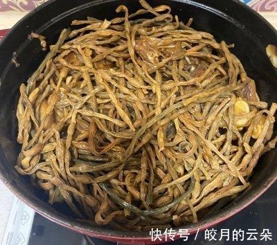 让美味又营养的地锅小公鸡,满足你的胃吧!让美味又营养的地锅小公鸡,满足你的胃吧!