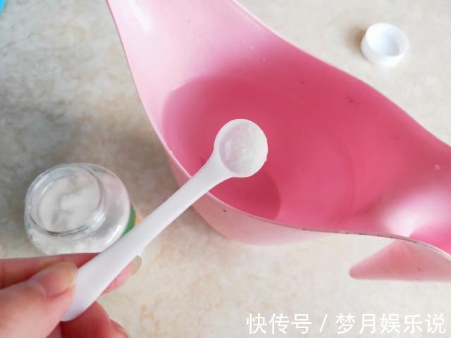 什么羊粪、淘米水都不如“1勺粉末”,浇水加一点,25天吐花苞