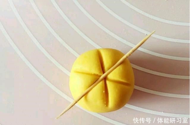 入秋后,别总大鱼大肉,这种食材3元1个,整一锅