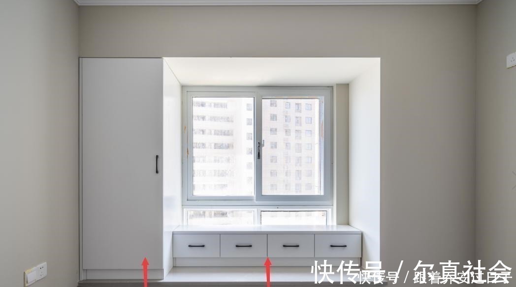 功能区|内飘窗不一定要砸,换种思路吧!架个书桌装个储物柜,多个功能区