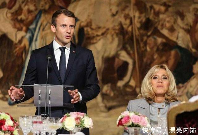 芭比|67岁布丽吉特换发型了,法式小卷宛如芭比,皮肤光滑似少女