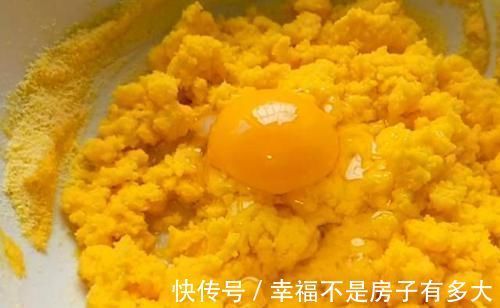 玉米面别烙饼啦，试试这样做，3元成本做1筐，小巧迷你，比肉还香