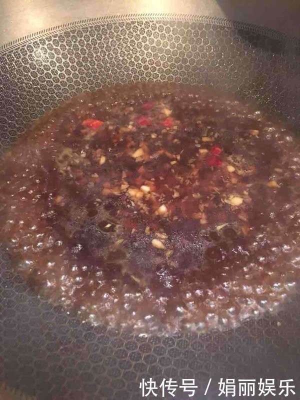 它和青椒是绝配,做出来外酥里嫩,鲜嫩可口,做法简单营养下饭