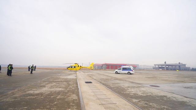 直升机|架起生命走廊！山东首条机场空中急救走廊开通