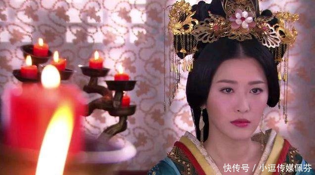皇帝|皇帝诵经出丑,只有一位宫女笑出声,皇帝看了一眼后,册封她为妃