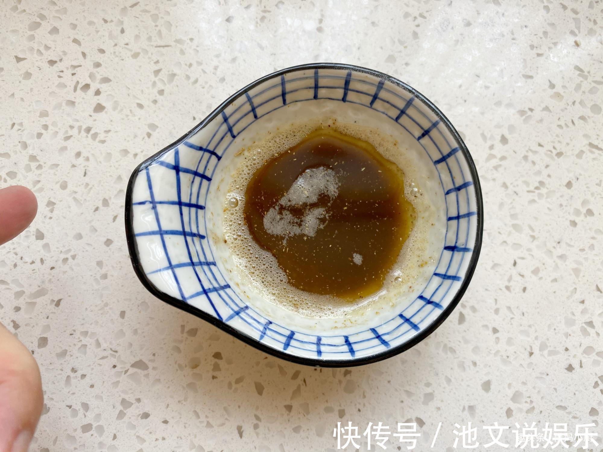 想吃|想吃酱香饼别再买了，一口锅在家自己做，外酥里嫩，酱香浓郁