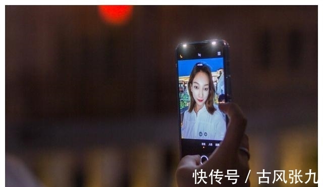 vivo|苏宁易购818手机榜单：vivo自拍神器成黑马，realme