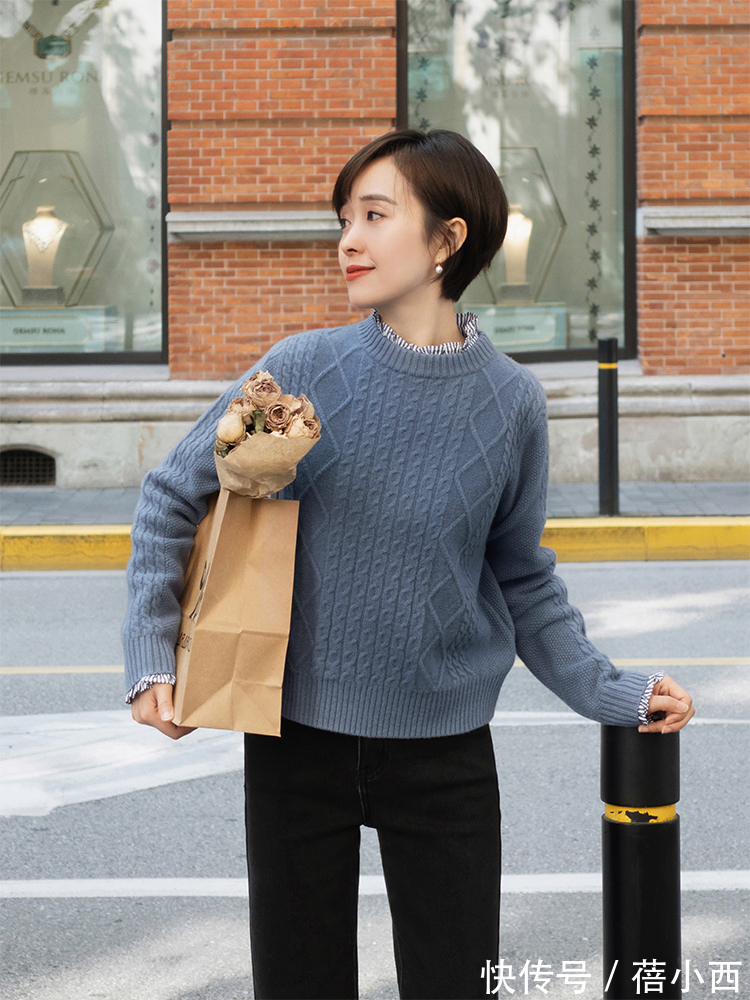 保暖|秋天怎样穿才保暖又时髦?搭配公式“毛衣+牛仔裤”,简约又高级