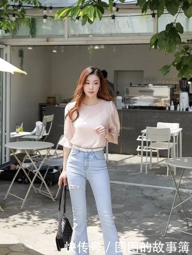 紧身牛仔裤，轻轻松松就打造了一双大长腿，养眼又好看