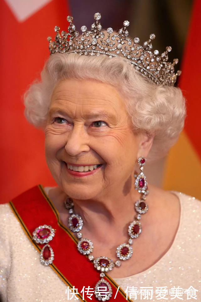 诗丽吉太后|英女王都羡慕诗丽吉太后的珠宝!如今苏提达诗妮娜抢破头,太可悲