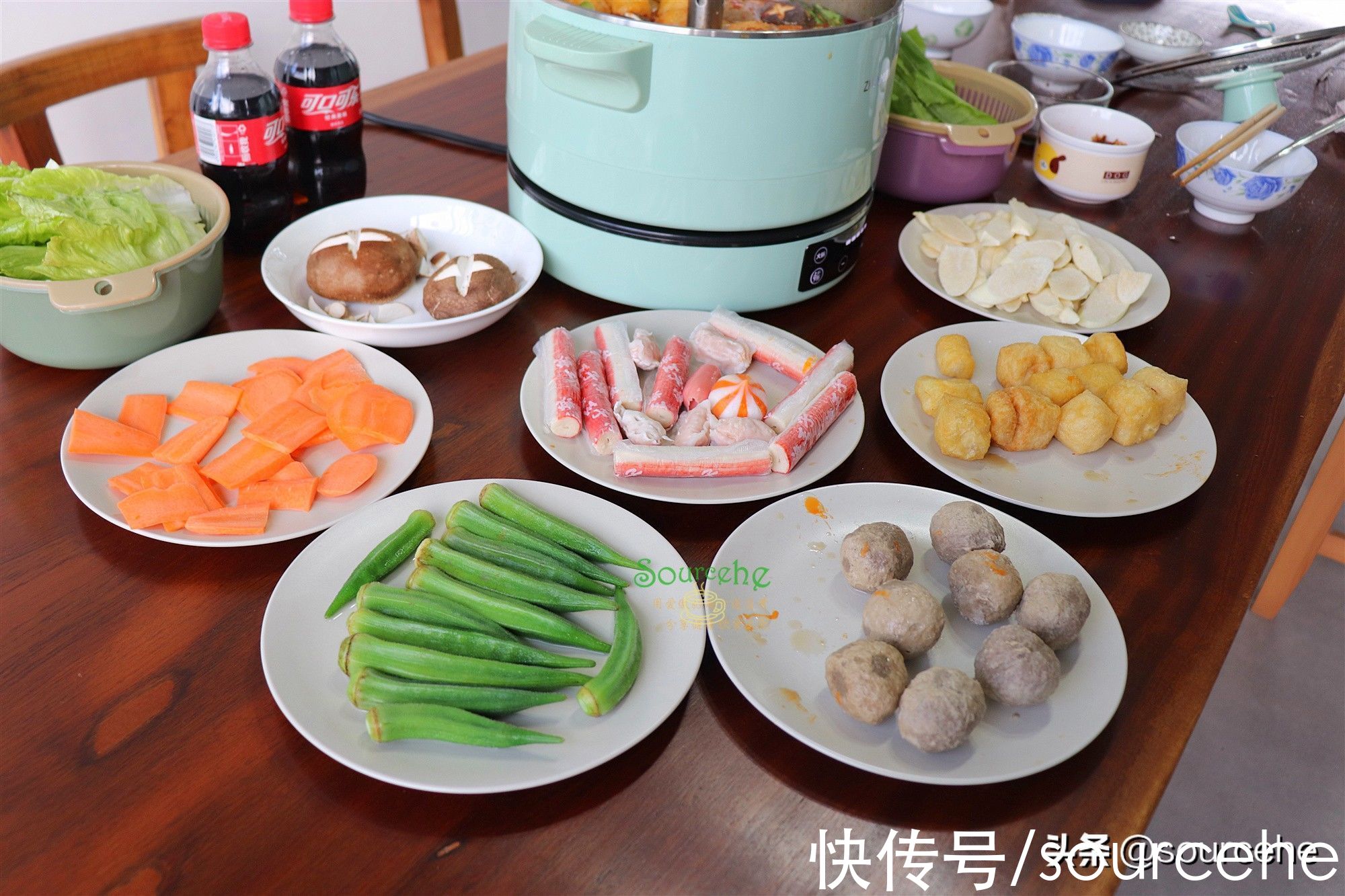 火锅底料|中秋家宴在家吃麻辣火锅，方便快捷，丰富的食材，实惠又美味