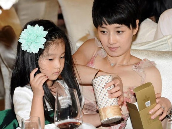 陈慕辰|他俩戏里是母子,戏外却是夫妻,给双胞胎孩子取名令人啼笑皆非