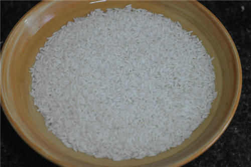 做成好吃的早餐饼,荤素搭配,糯米含有蛋白质,用筷子能挑起就可以了