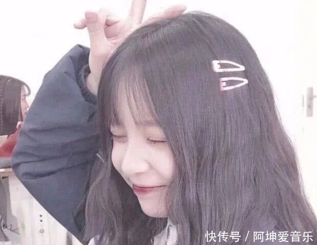 喜欢“听音乐”睡觉的女生,都有这“三个特征”怪不得招男孩喜欢