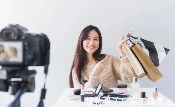 主播|新消费时代下，珠宝直播全品类下需要什么样的主播？