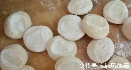 面粉不要再做馒头了，教你新吃法，晶莹剔透有营养，看着就想吃