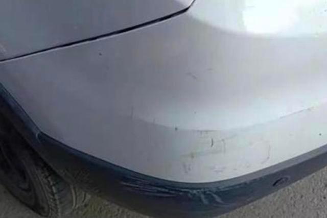 孩子|孩子不小心刮蹭私家车,留下一张纸条,网友:最高级别的“炫富”