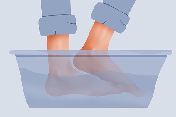 妙招|脚后跟死皮多,又硬又黄,怎么办学会妙招,轻松恢复细嫩双脚