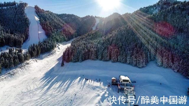 滑雪|游览丝绸之路国际度假区，三条高速缆车体验验全程，度假滑雪胜地