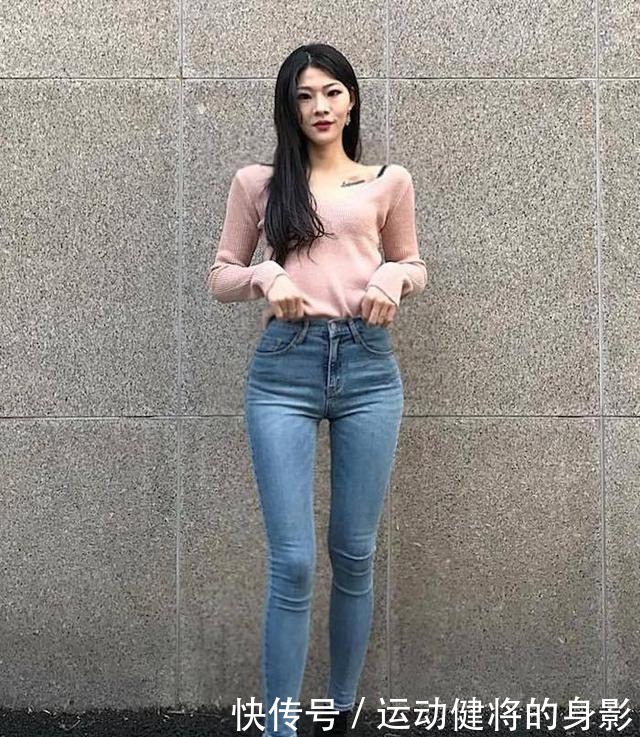 贵气|牛仔裤的打扮,简约中带着贵气,绽放时尚帅气