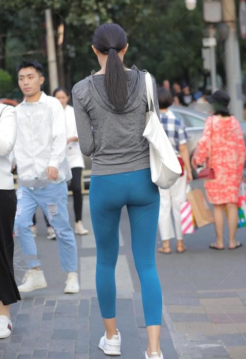  时髦|防晒衣也可以很时髦，一衣多穿十分百搭，经典时尚