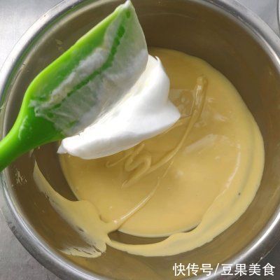 戚风蛋糕|这么好吃的糯米戚风蛋糕杯做法，现在知道还不晚
