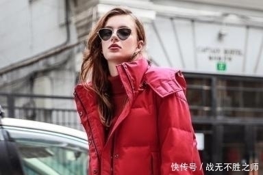 色系|女人买羽绒服,就挑该这三种''不过时色'',省钱又时髦