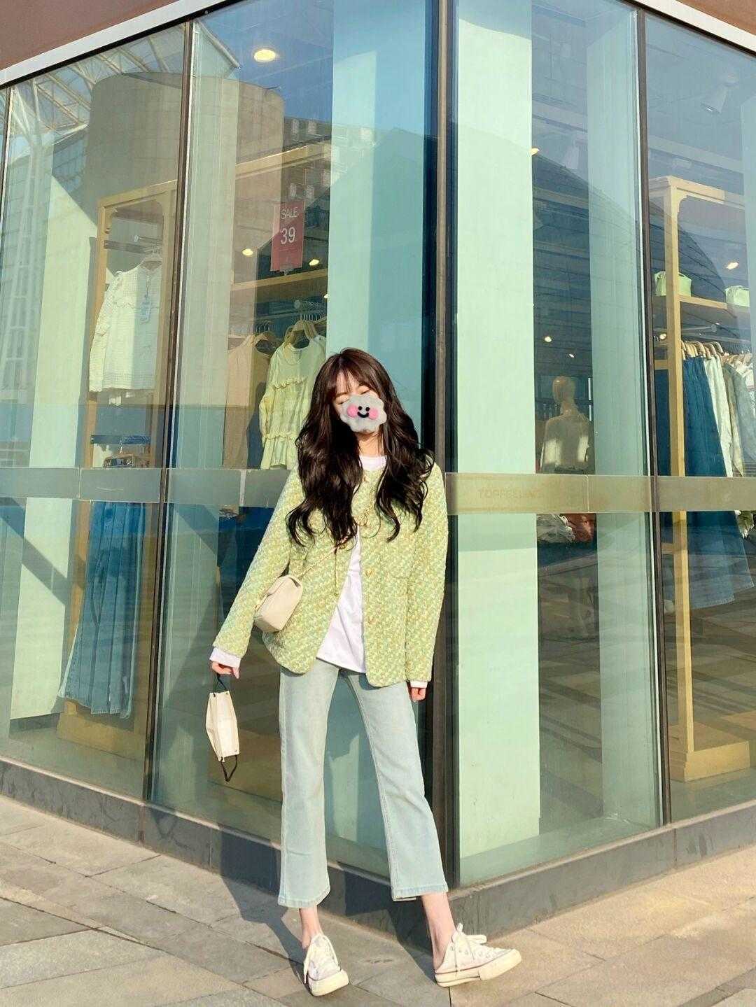 浅色系|初春选裤子,千万别错过这两种,轻盈遮肉还能增加女人味