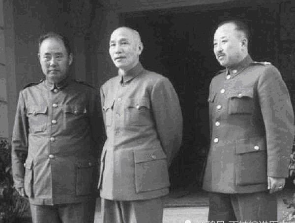 傅作义|1949年1月,傅作义起义之后,当过军区司令员,为什么没有军衔?