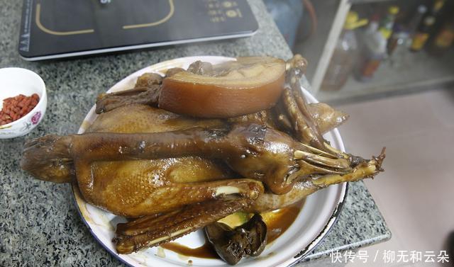 浓郁|柱侯酱焖鹅和碌鹅的家常做法,肉质软糯酱香味浓郁,出锅香气四溢