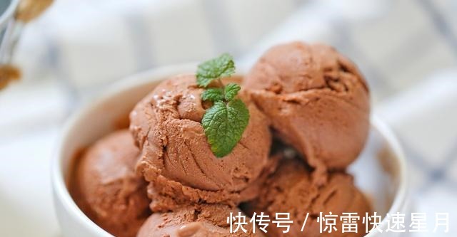 打蛋器|在家自制巧克力冰淇淋，醇香细腻无冰碴，掌握窍门一次就能成功！