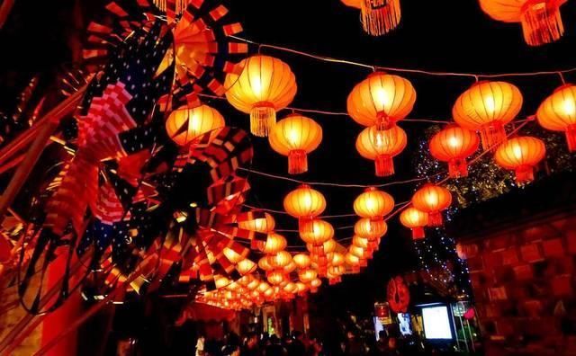 景色|上片的风景再美不过是点缀,下片写人抒发豪情,才是真正点睛之笔